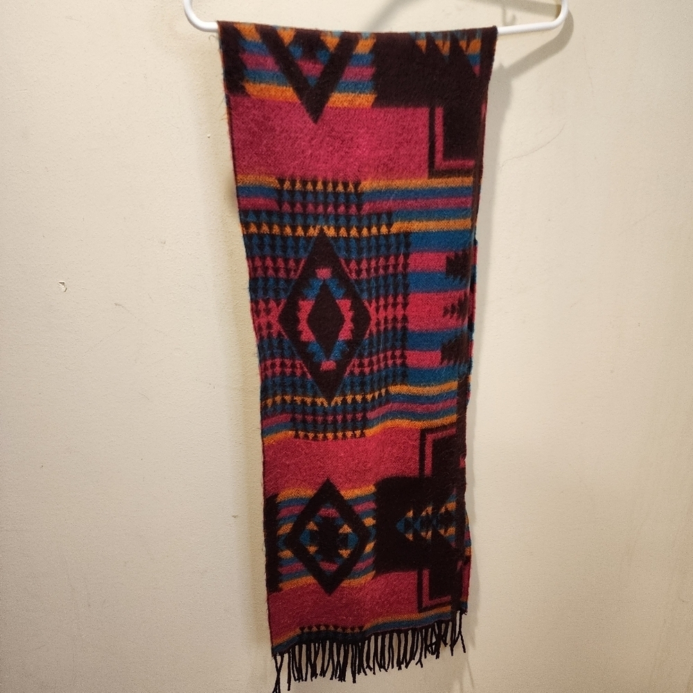 Softer that Cashmere? 100% acrylic Geometric Bohemian graphic scarf - Picture 4 of 7